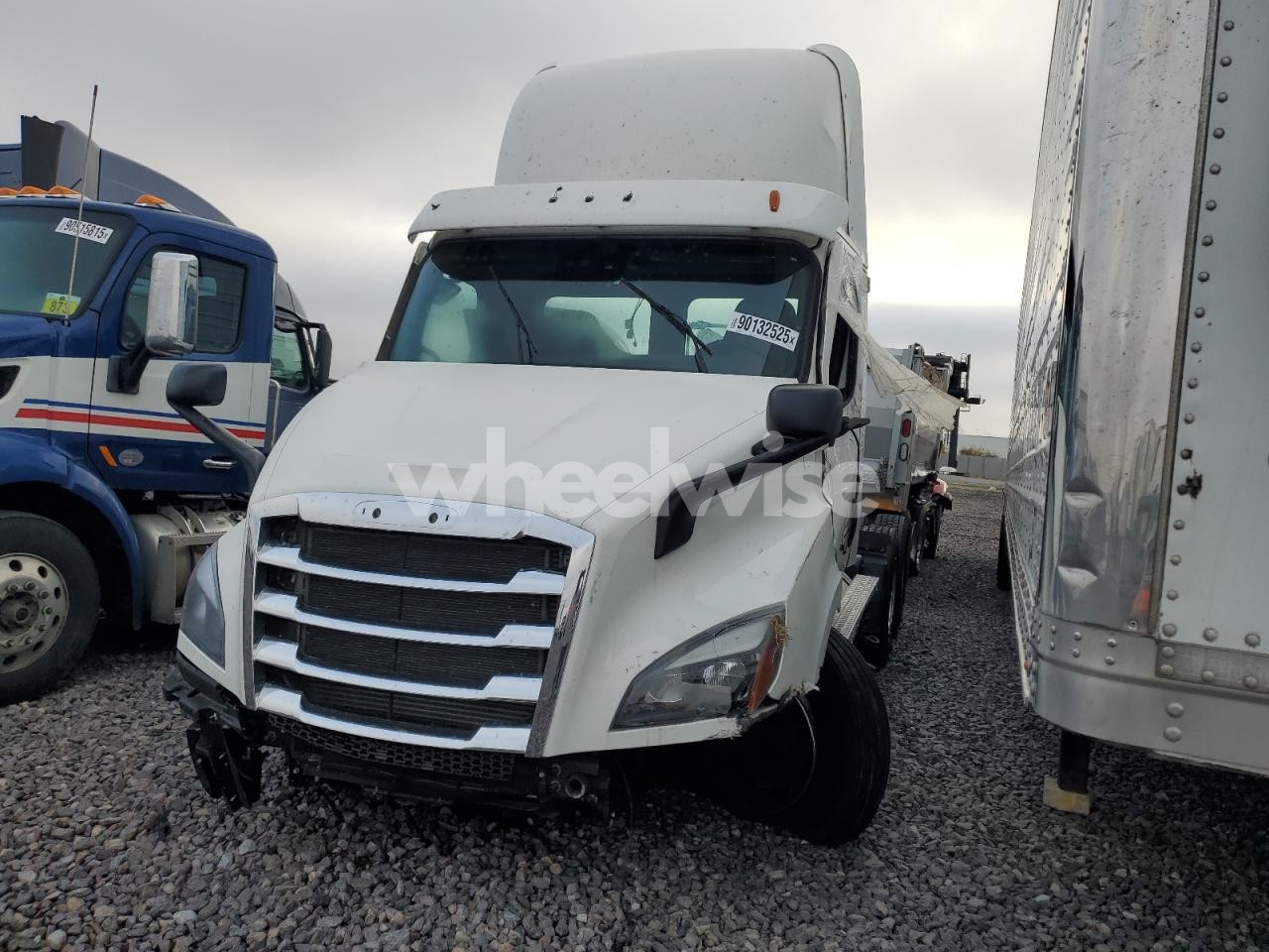 Photo 2 of 2026 FREIGHTLINER CASCADIA 116 SEMI TRUCK N/A (VIN 1FUJHTDV8TLWH6501)