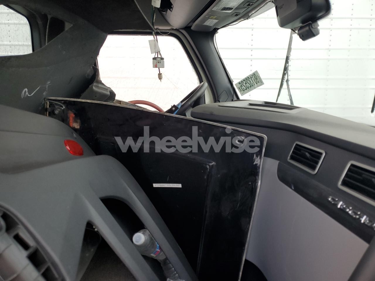 Photo 5 of 2026 FREIGHTLINER CASCADIA 116 SEMI TRUCK N/A (VIN 1FUJHTDV8TLWH6501)