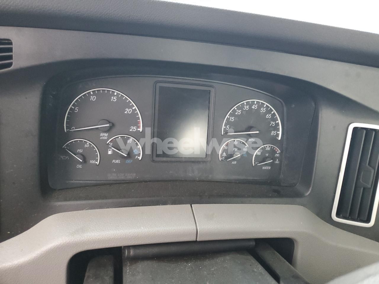 Photo 8 of 2026 FREIGHTLINER CASCADIA 116 SEMI TRUCK N/A (VIN 1FUJHTDV8TLWH6501)