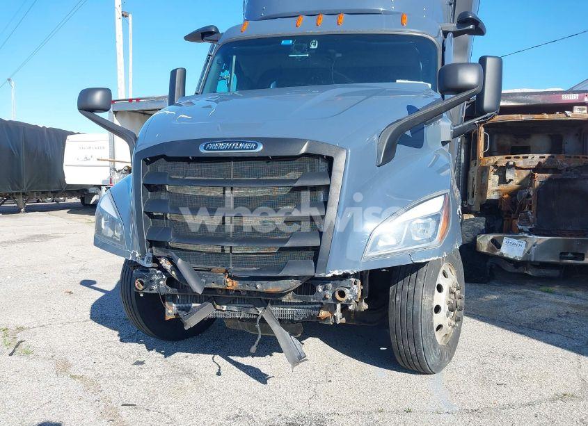 Photo 11 of 2022 Freightliner New CASCADIA 116 (VIN 1FUJHTFW9NLNP6792)