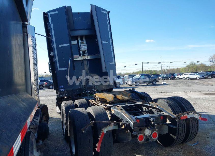 Photo 4 of 2022 Freightliner New CASCADIA 116 (VIN 1FUJHTFW9NLNP6792)