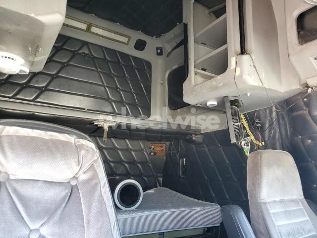 Photo 8 of 2001 FREIGHTLINER CONVENTION SEMI TRUCK (VIN 1FUPUSZB41LF98656)