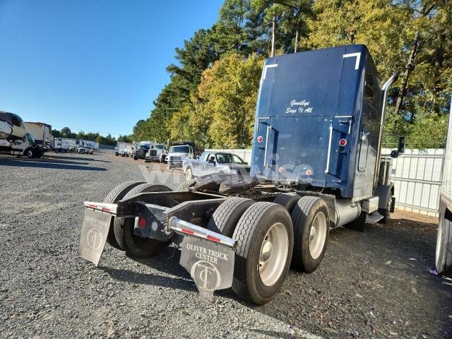 Photo 2 of 2001 FREIGHTLINER CONVENTIONAL SEMI TRUCK (VIN 1FUPUSZBX1LG05349)