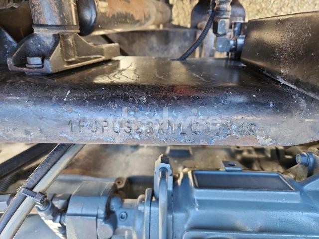 Photo 8 of 2001 FREIGHTLINER CONVENTIONAL SEMI TRUCK (VIN 1FUPUSZBX1LG05349)