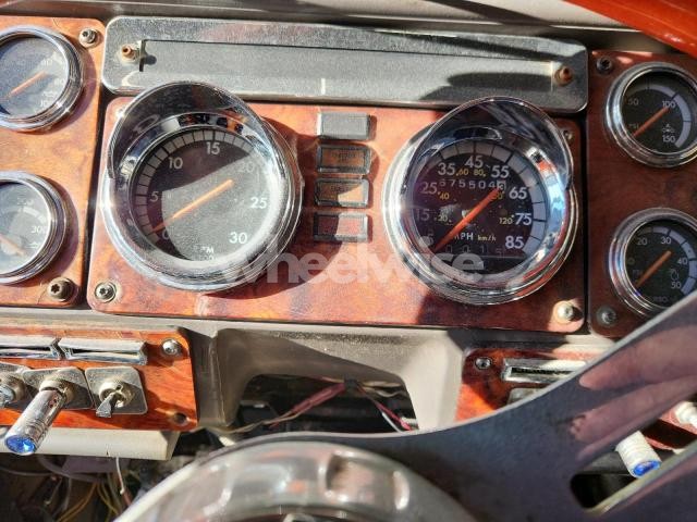 Photo 9 of 2001 FREIGHTLINER CONVENTIONAL SEMI TRUCK (VIN 1FUPUSZBX1LG05349)