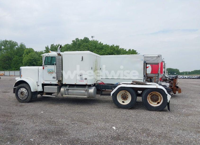Photo 17 of 1984 Freightliner Conventional FLC (VIN 1FUPYDYBXEH231929)