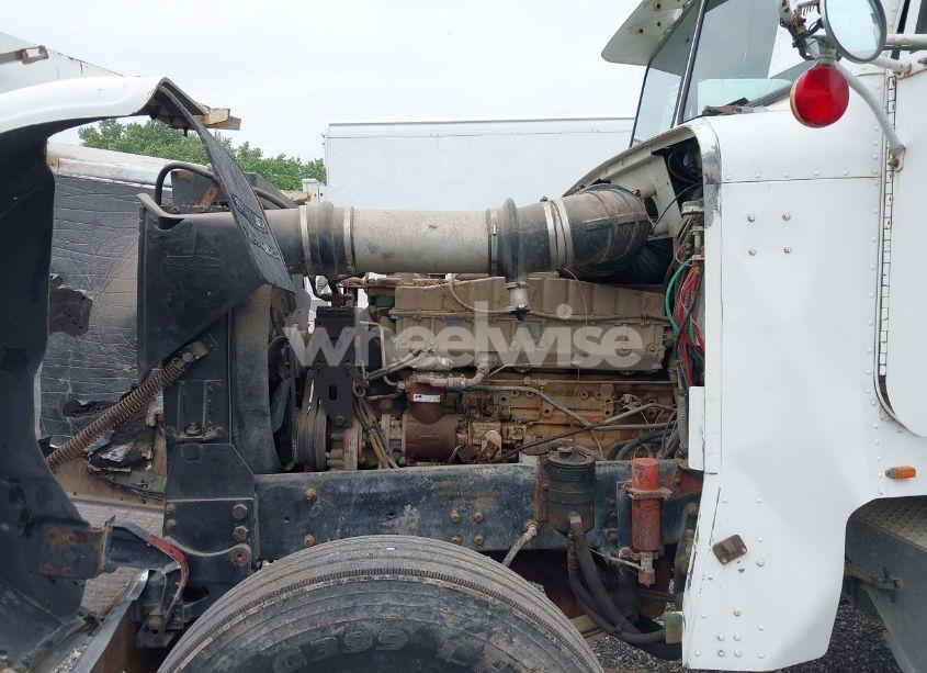 Photo 9 of 1984 Freightliner Conventional FLC (VIN 1FUPYDYBXEH231929)