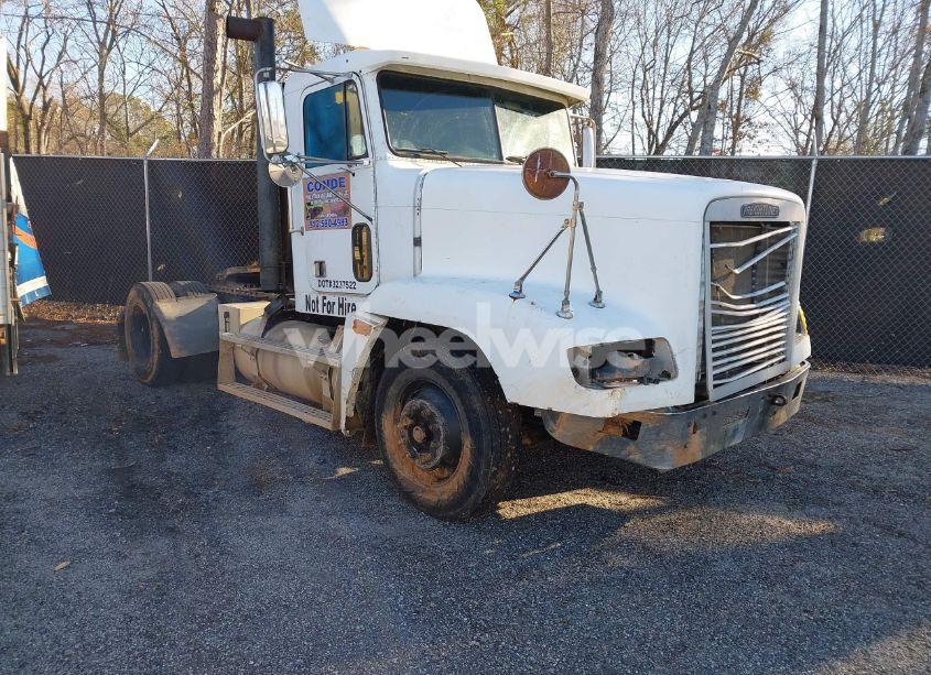 1995 Freightliner Conventional FLD120 (VIN 1FUWDCXA7SH587941) main photo