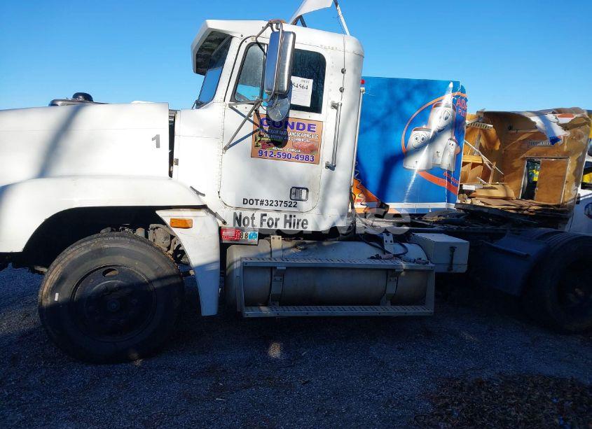 Photo 14 of 1995 Freightliner Conventional FLD120 (VIN 1FUWDCXA7SH587941)
