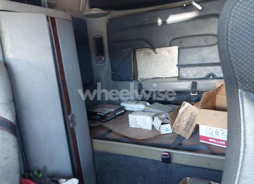 Photo 7 of 2000 Freightliner Century CLASSIC FLC120 (VIN 1FUYSSYB5YLG38314)