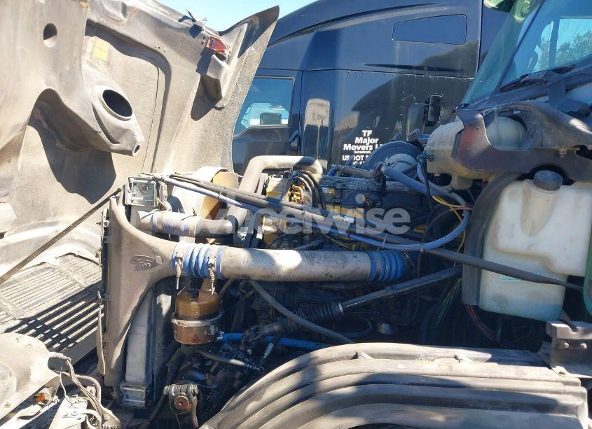 Photo 9 of 2000 Freightliner Century CLASSIC FLC120 (VIN 1FUYSSYB5YLG38314)