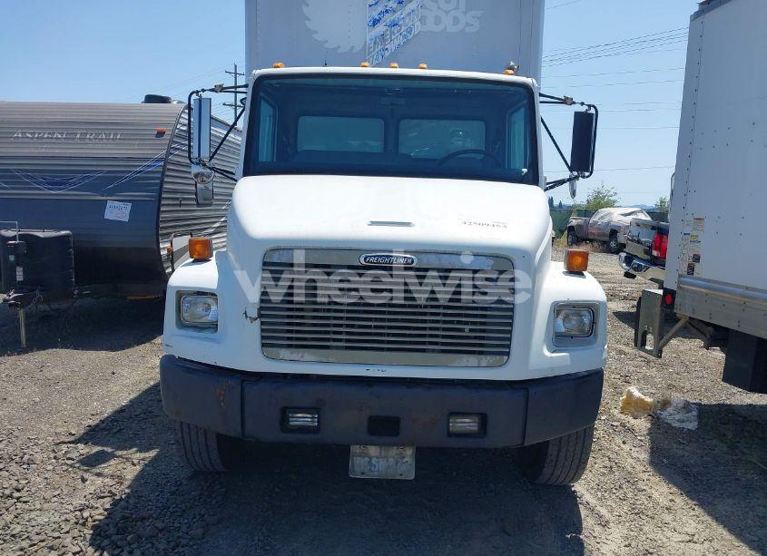 Photo 15 of 2000 Freightliner Medium CONVENTIONAL FL70 (VIN 1FV6HJAA4YHF92121)