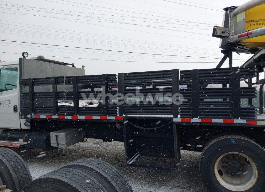 Photo 17 of 2001 Freightliner Fl70 FL70 (VIN 1FVABTAK91HF61047)