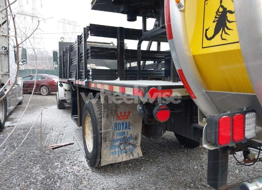 Photo 3 of 2001 Freightliner Fl70 FL70 (VIN 1FVABTAK91HF61047)