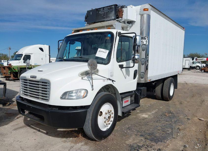 Photo 2 of 2013 Freightliner M2 106 MEDIUM DUTY (VIN 1FVACWDT1DHFH9657)