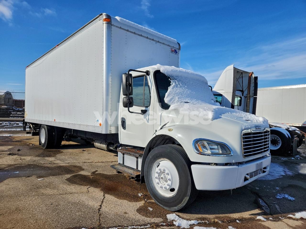 Photo 4 of 2013 FREIGHTLINER M2 106 MED - SEMI TRUCK (VIN 1FVACWDT6DHBZ2851)