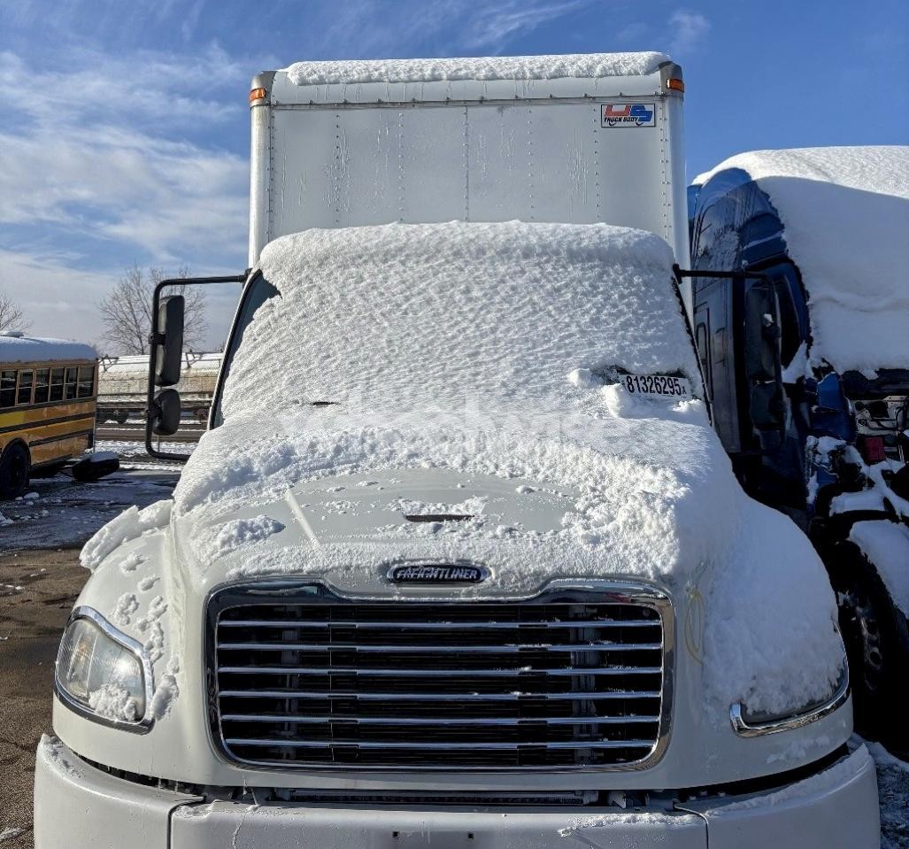 Photo 5 of 2013 FREIGHTLINER M2 106 MED - SEMI TRUCK (VIN 1FVACWDT6DHBZ2851)