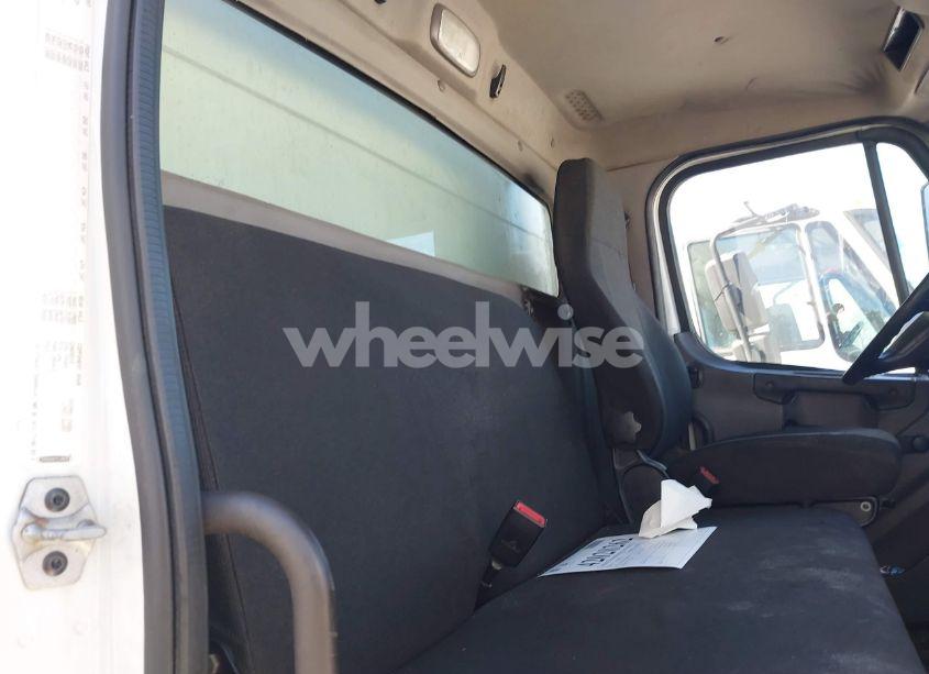 Photo 6 of 2016 Freightliner M2 106 MEDIUM DUTY (VIN 1FVACWDT7GHHB6024)