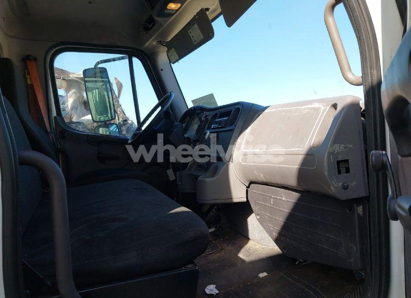 Photo 7 of 2017 Freightliner M2 106 (VIN 1FVACWDT8HHJB2156)