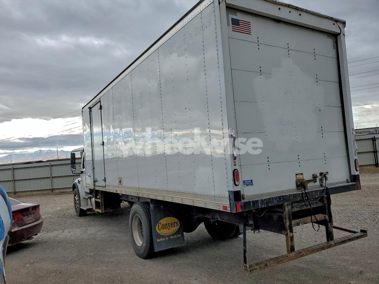 Photo 2 of 2015 FREIGHTLINER BUSINESS CLASS M2 BOX TRUCK (VIN 1FVACWDU4FHGL5705)