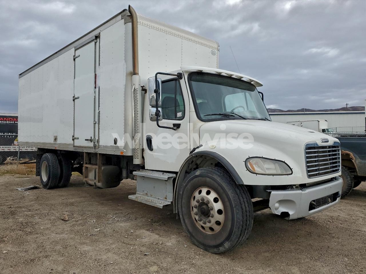 Photo 4 of 2015 FREIGHTLINER BUSINESS CLASS M2 BOX TRUCK (VIN 1FVACWDU4FHGL5705)