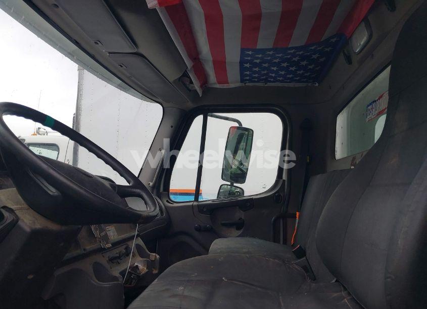 Photo 7 of 2016 Freightliner M2 106 MEDIUM DUTY (VIN 1FVACWDU7GHHJ2827)