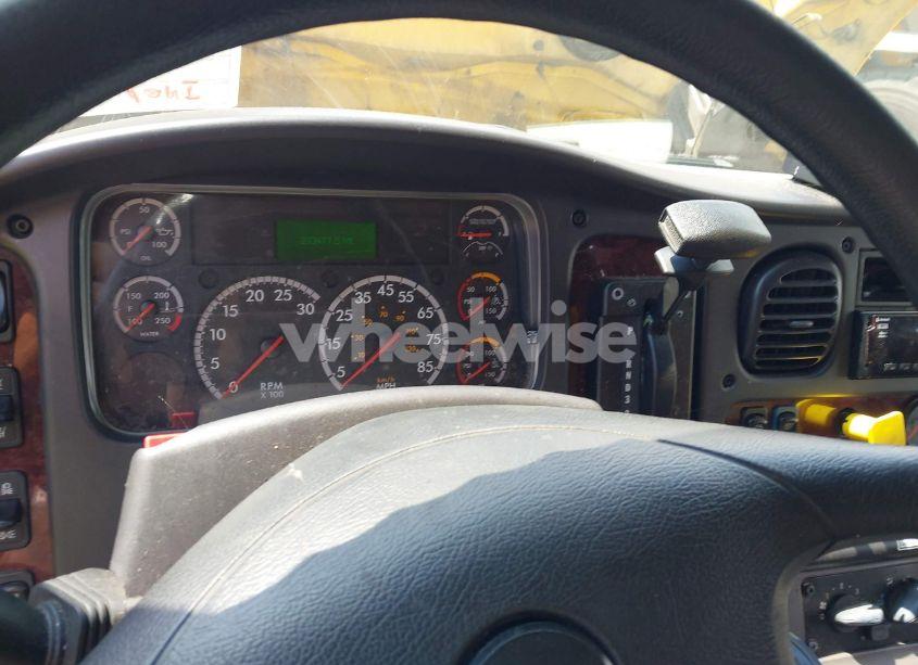 Photo 11 of 2018 Freightliner M2 106 (VIN 1FVACWFB1JHJH5545)