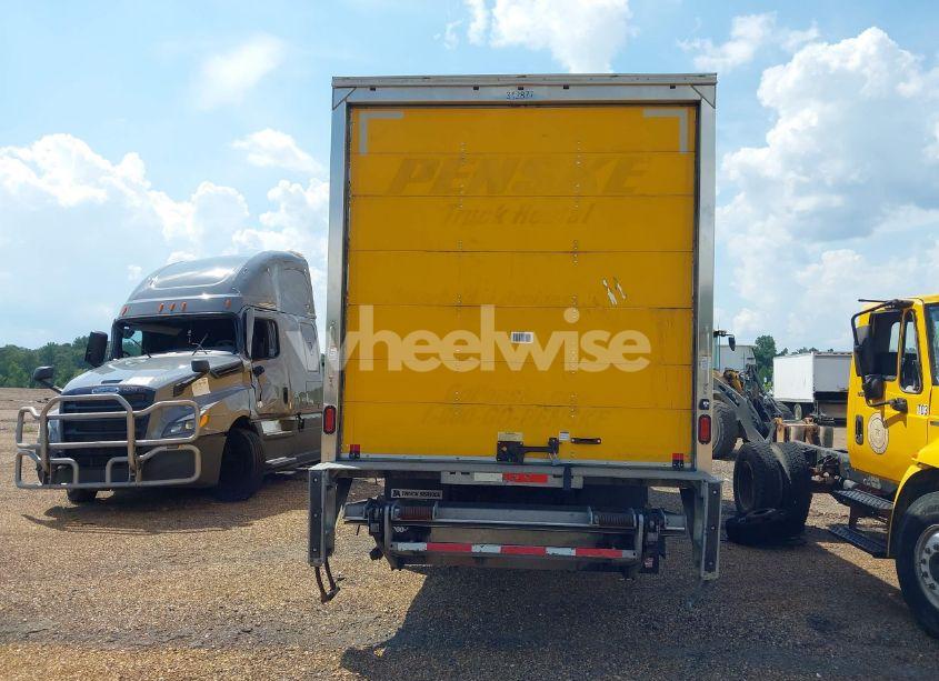 Photo 16 of 2018 Freightliner M2 106 (VIN 1FVACWFB1JHJH5545)