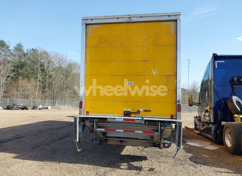 Photo 17 of 2018 Freightliner M2 106 (VIN 1FVACWFB1JHJH5545)