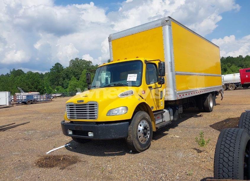 Photo 2 of 2018 Freightliner M2 106 (VIN 1FVACWFB1JHJH5545)