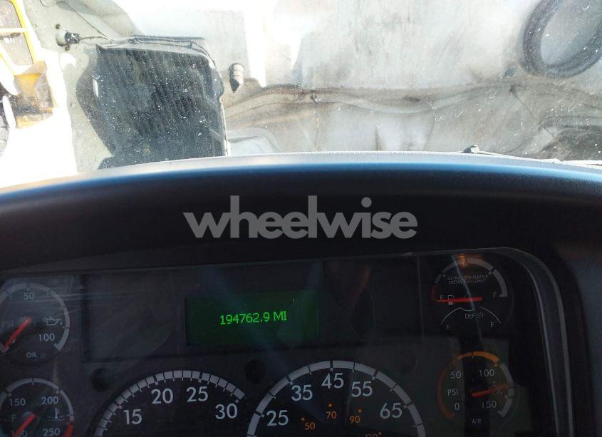 Photo 5 of 2018 Freightliner M2 106 (VIN 1FVACWFB2JHJP2318)