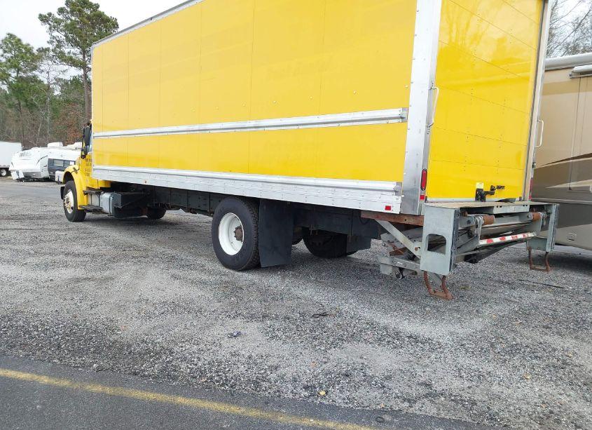 Photo 3 of 2018 Freightliner M2 106 (VIN 1FVACWFB5JHJH4768)