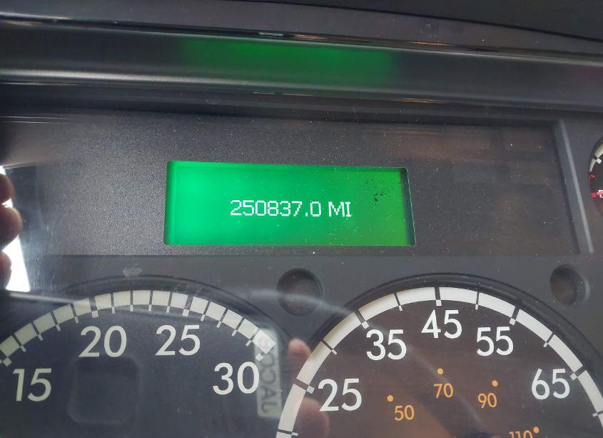 Photo 5 of 2018 Freightliner M2 106 (VIN 1FVACWFB5JHJH4768)