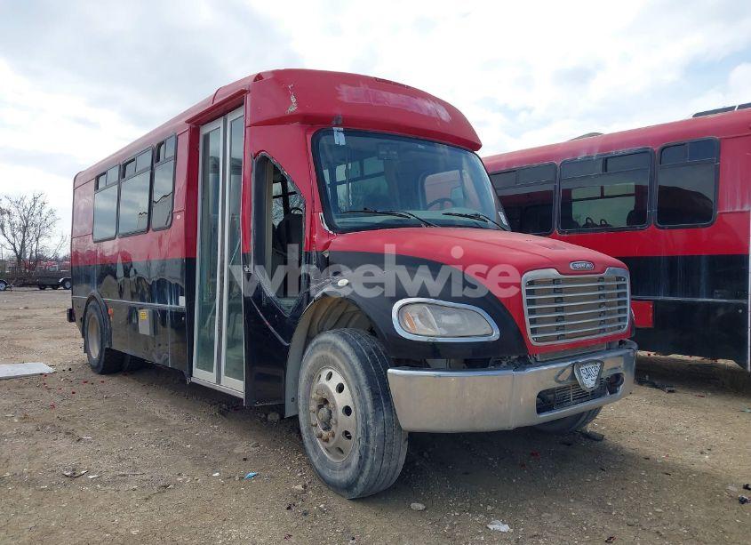 2018 Freightliner M2 106 (VIN 1FVACWFC3JHJV5780) main photo