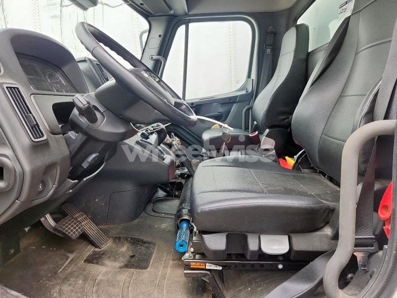 Photo 8 of 2024 FREIGHTLINER BUSINESS CLASS M2 BOX TRUCK N/A (VIN 1FVACWFC4RHUV2116)