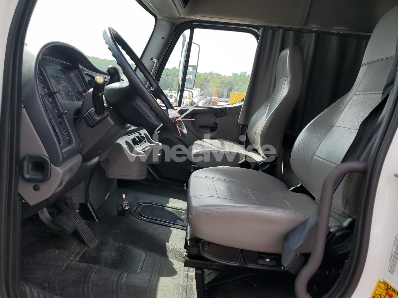 Photo 7 of 2020 FREIGHTLINER M2 106 MEDIUM DUTY (VIN 1FVACWFC6LHKY6771)