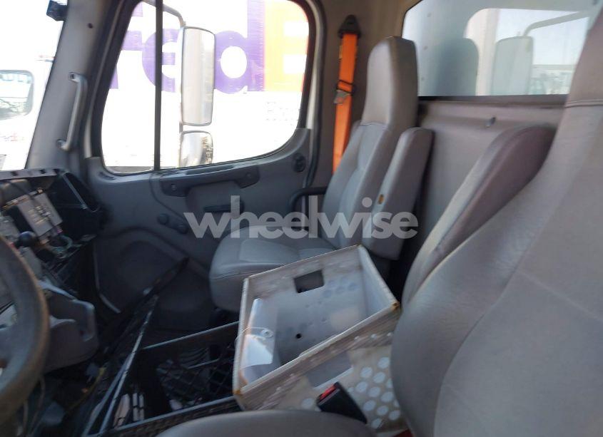 Photo 6 of 2006 Freightliner M2 106 MEDIUM DUTY (VIN 1FVACXCS46HW08328)