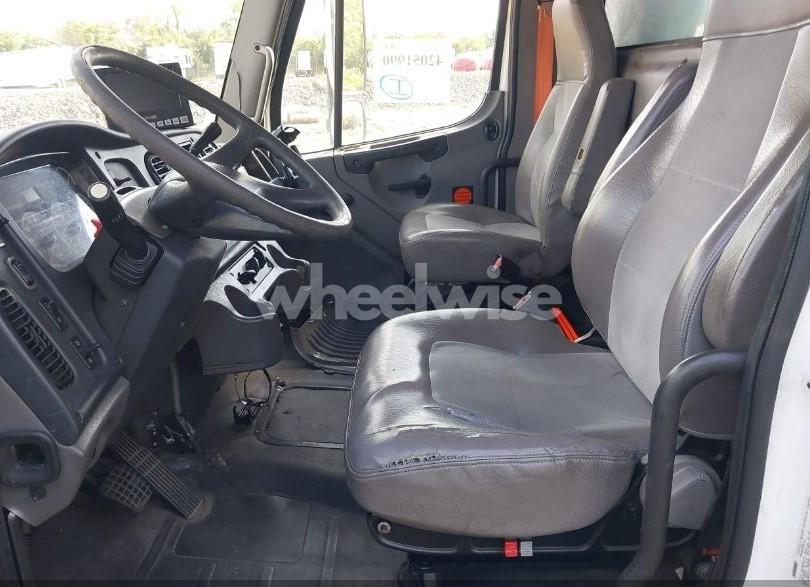 Photo 5 of 2006 Freightliner M2 106 MEDIUM DUTY (VIN 1FVACXCS46HW08359)