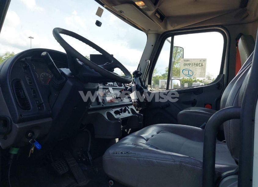 Photo 8 of 2006 Freightliner M2 106 MEDIUM DUTY (VIN 1FVACXCS46HW08359)