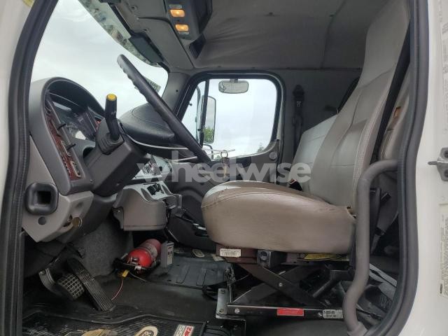 Photo 6 of 2015 FREIGHTLINER M2 106 MED - TRUCKS (VIN 1FVACXCY9FHGR5036)