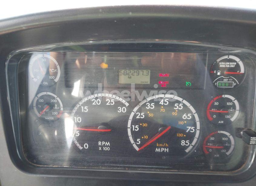 Photo 5 of 2015 Freightliner M2 106 MEDIUM DUTY (VIN 1FVACXDT1FHGF3457)