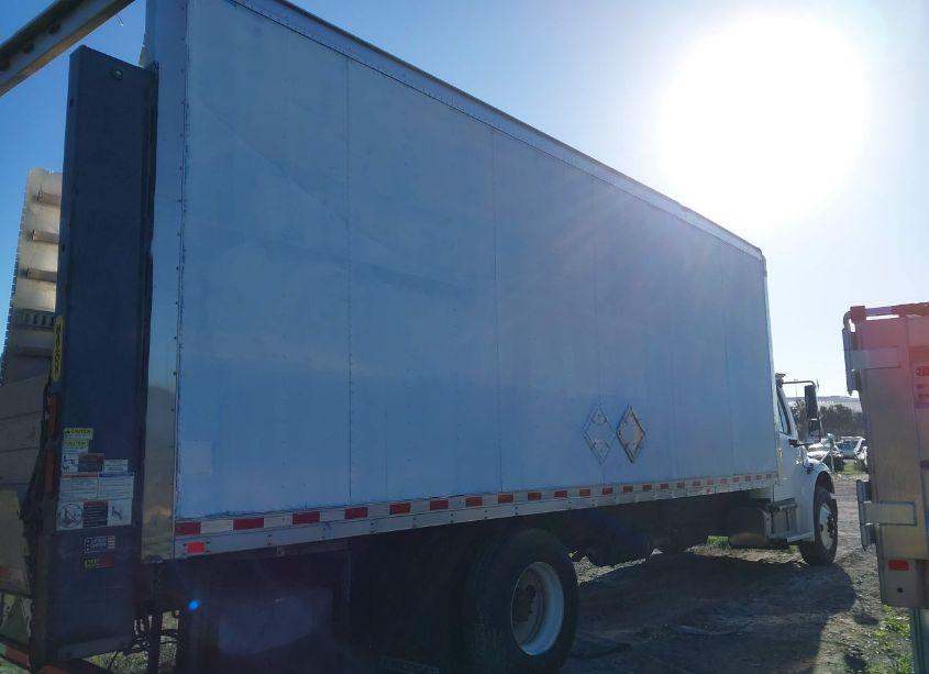 Photo 4 of 2016 Freightliner M2 106 MEDIUM DUTY (VIN 1FVACXDT6GHHE7514)
