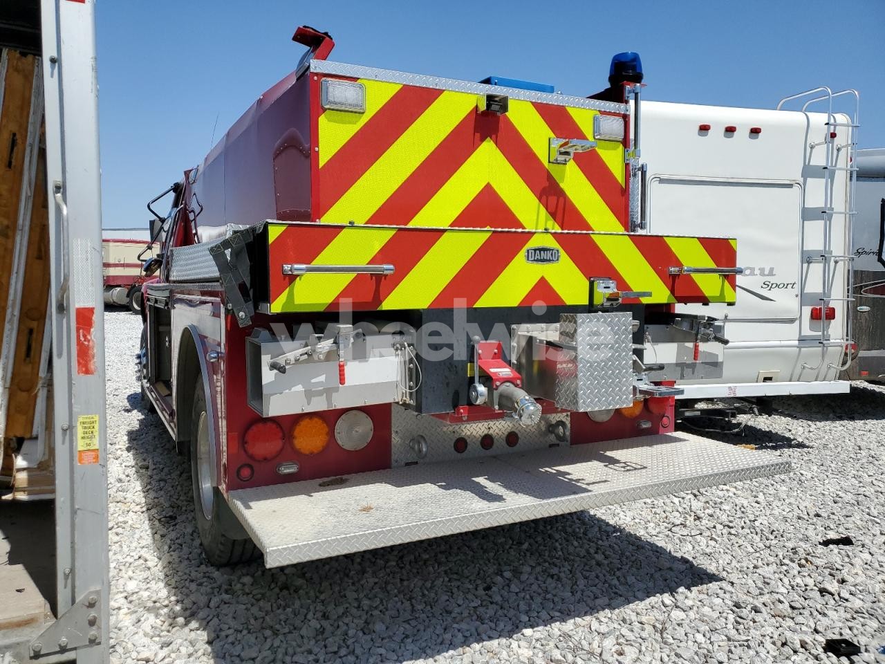 Photo 3 of 2014 FREIGHTLINER BUSINESS CLASS M2 TANKER FIRE TRUCK (VIN 1FVACYCY4EHFT7708)