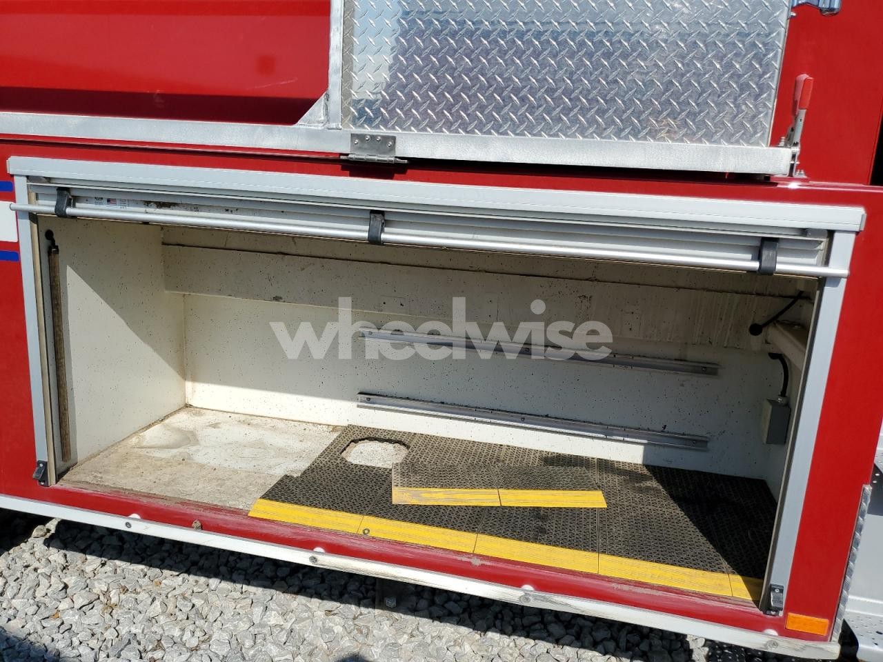 Photo 6 of 2014 FREIGHTLINER BUSINESS CLASS M2 TANKER FIRE TRUCK (VIN 1FVACYCY4EHFT7708)