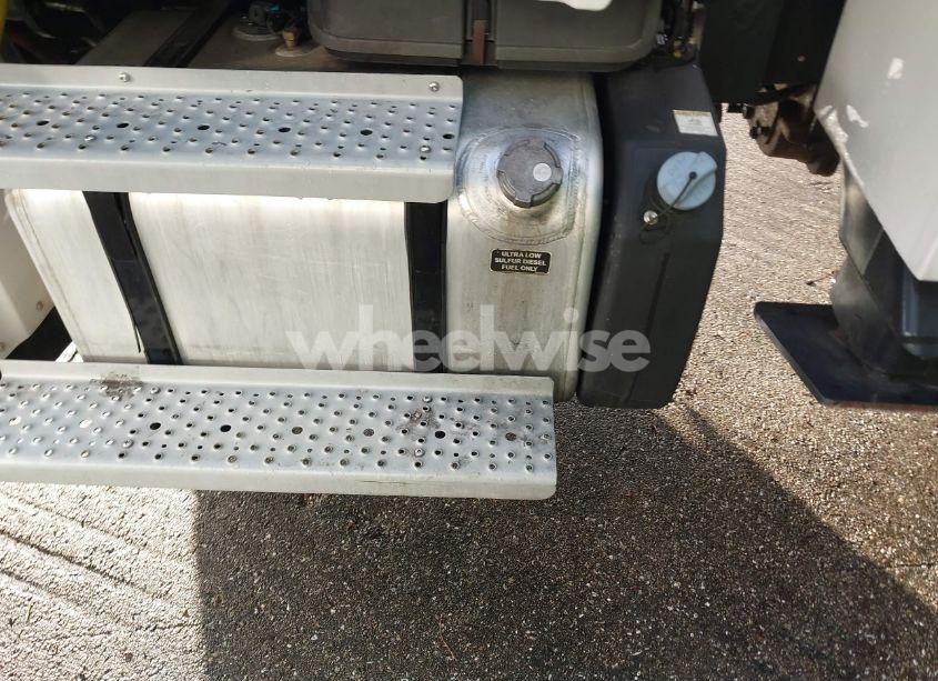 Photo 11 of 2021 Freightliner M2 106 (VIN 1FVDCXFC9MHMR0016)