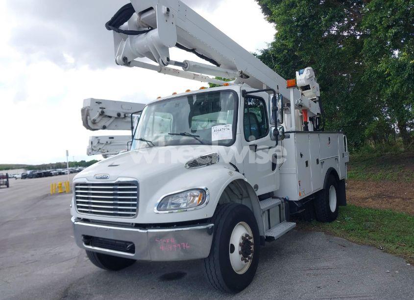 Photo 2 of 2021 Freightliner M2 106 (VIN 1FVDCXFC9MHMR0016)