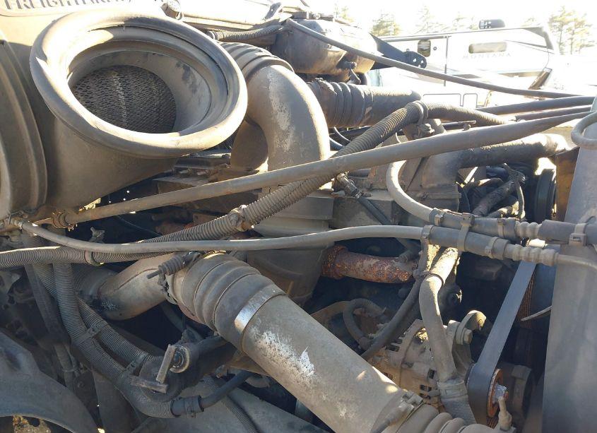 Photo 10 of 2002 Freightliner Columbia COLUMBIA (VIN 1FVHA6A822LK13996)