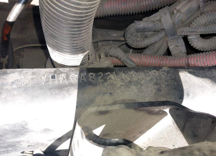 Photo 9 of 2002 Freightliner Columbia COLUMBIA (VIN 1FVHA6A822LK13996)