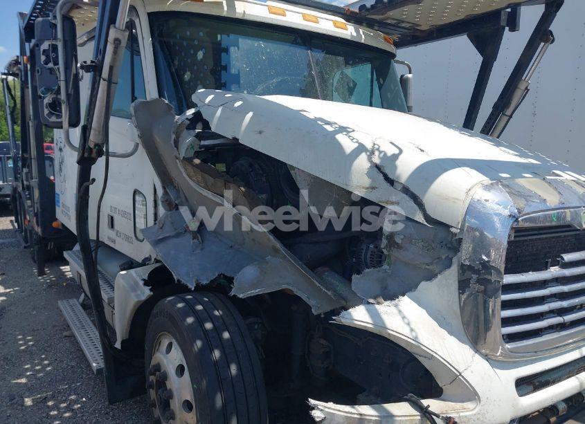 Photo 10 of 2007 Freightliner Columbia COLUMBIA (VIN 1FVHA6AV77DY79596)