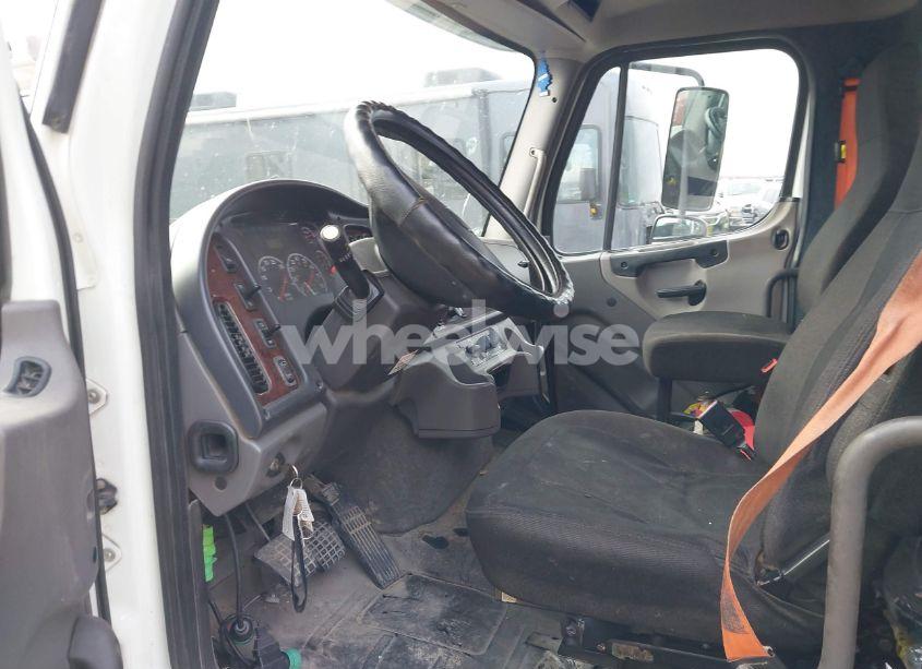 Photo 7 of 2015 Freightliner M2 112 MEDIUM DUTY (VIN 1FVHC5DV9FHGR2127)